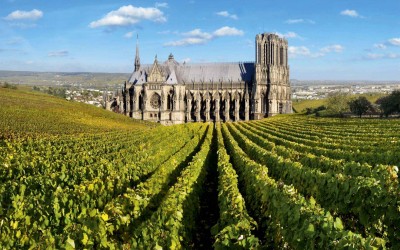 CONHEÇA A HISTORIA DO CHAMPAGNE, O REI DOS ESPUMANTES! by Whata Cabral CONHEÇA A HISTORIA DO CHAMPAGNE, O REI DOS ESPUMANTES! by Whata Cabral